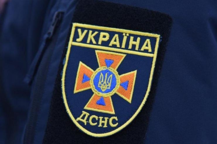 На допомогу медикам: у Болградському районі рятувальники витягли швидку з бездоріжжя